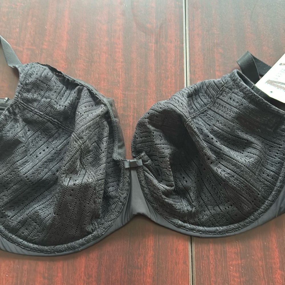 Chantelle black bra, 36F. NWT